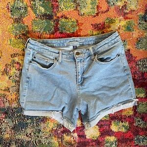 Universal Thread Light-Wash Jean Shorts